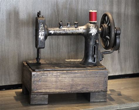 Maquina Para Coser Antique Sewing Machines Vintage Toys Stitches