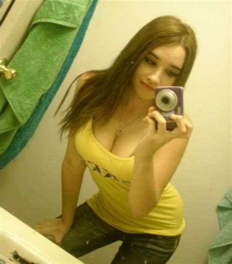 Sexy Selfies 40 Pics