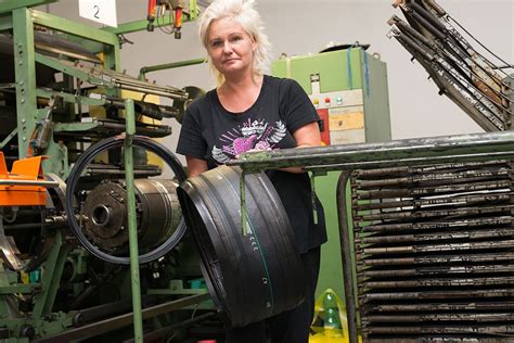 Maybe you would like to learn more about one of these? Eprouvé en Saxe : Qui produit les pneus pour les véhicules ...