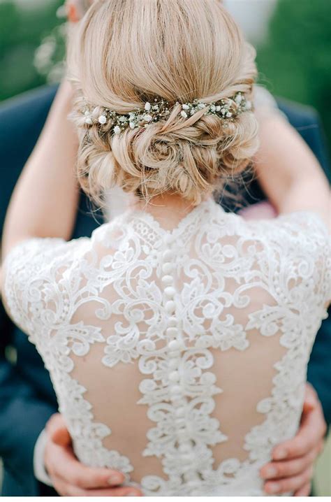 Drop Dead Bridal Updo Hairstyles Ideas For Any Wedding Venues Stylish Wedd Blog
