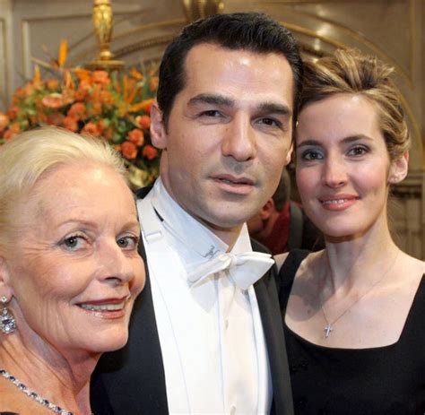Ontdek de perfecte stockfoto's over caroline godet en redactionele nieuwsbeelden van getty images kies uit premium caroline godet van de hoogste kwaliteit. Mörtels Mädels: Diese Damen glänzten beim Wiener Opernball ...