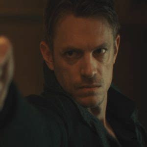 Altered carbon'a kadar hayat onu bizden nerelerde sakladı? altered-carbon-takeshi-kovacs-primeira-temporada-1-joel ...