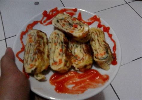 5 butir telur, 1/5 pcs wartel (cincang kasar), daun bawang secukupnya (iris tipis), masako rasa ayam (secukupnya), merica (secukupnya). Resep Tamagoyaki (Telur Dadar Jepang) oleh Puri Jaelani ...
