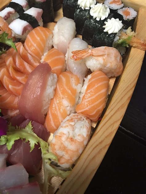 Luì e sofì pronti per il bis. Sushi Sun: mangiare sia la cucina cinese e sia quella ...