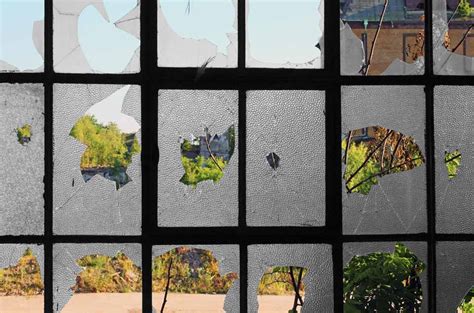 Selbstverständlich können sie ihre reiseversicherung auch bequem über uns abschließen. Glasversicherung - Wann abschließen? | GEV-Versicherung