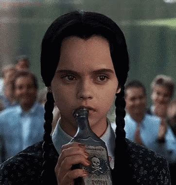 Poison Wenesday Gif Poison Wenesday Addams Discover Share Gifs Addams Family Values