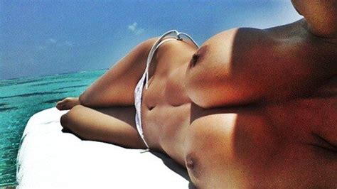 Franceska Jaimes Is Topless At The Beach Drus