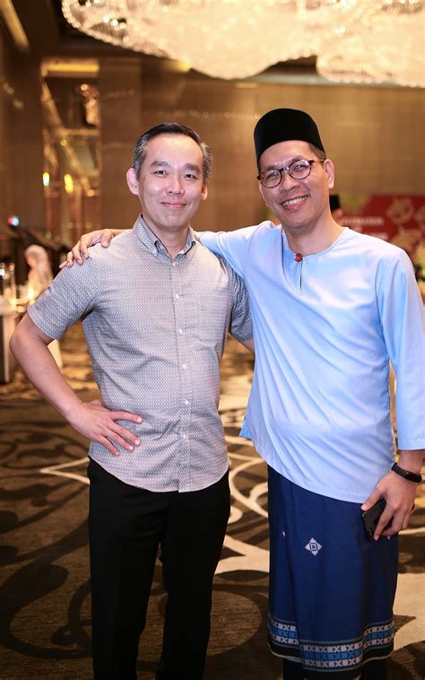 Kara implies an opinion, while nanode is objective, but what is the exact difference between all three words? Datuk Mohd Omar Mustapha & Dato' Sri Rozita Ramelan's Hari ...