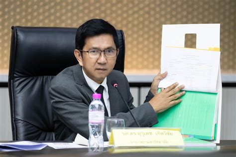 ประชุมสภาหวิดล่ม เหตุคนหรอมแหรม ส.ส.พรรคเพื่อไทย จี้นับองค์ประชุมแบบเรียงตัว ด้าน ส.ส.พปชร.หารือ ถ้าปิดประชุมไว ไปซื้อของไหว้เจ้าได้หรือไม่ ประชุมสภามหาวิทยาลัย วาระพิเศษ ครั้งที่ ๔/๒๕๖๓