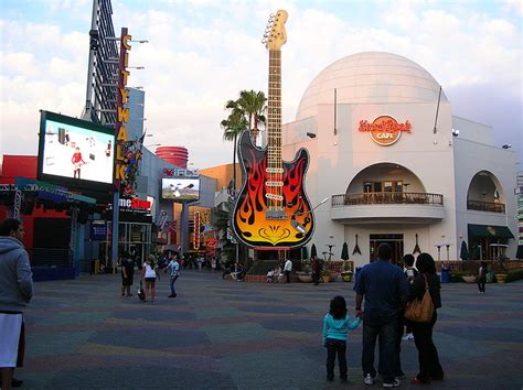 Hard rock cafe los angeles crew neck sweatshirt. Classifica dei 12 Hard Rock Cafe più Belli del Mondo