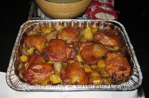 Precalienta el horno a 190°c (380° f) mezcla bien la cebolla, el pan molido, el romero y las castañas, reserva. 10 Formas distintas de cocinar un Pavo - SaborGourmet.com