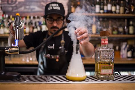 Cocktailbar Bricks Den Haag serveert nooit twee keer dezelfde cocktail
