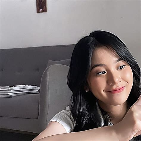 Pin Oleh Srazz Di Zee Jkt48 Orang Cantik Wajah Gadis Selebriti