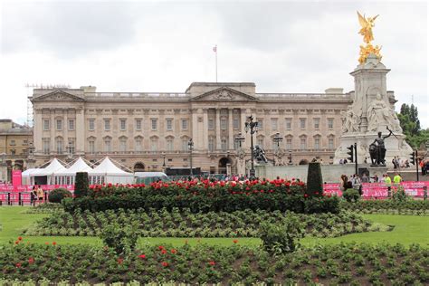 Man Admits Buckingham Palace Trespass News Greatest Hits Radio London