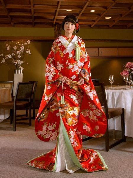 Pin By Frida Balper On Kimonos Japanese Traditional Dress Kimono