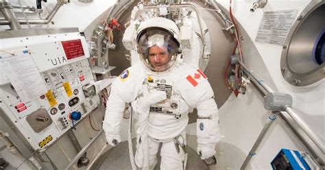 Why Astronaut Chris Hadfield Isnt Afraid Of Death