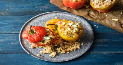 Couscous avec paprika c'est sur ptitche. Gevulde paprika's met harissa-couscous en feta Recept ...