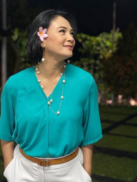 6 Potret Terbaru Dian Nitami Di Usia 50 Tahun Tetap Awet Muda Hot