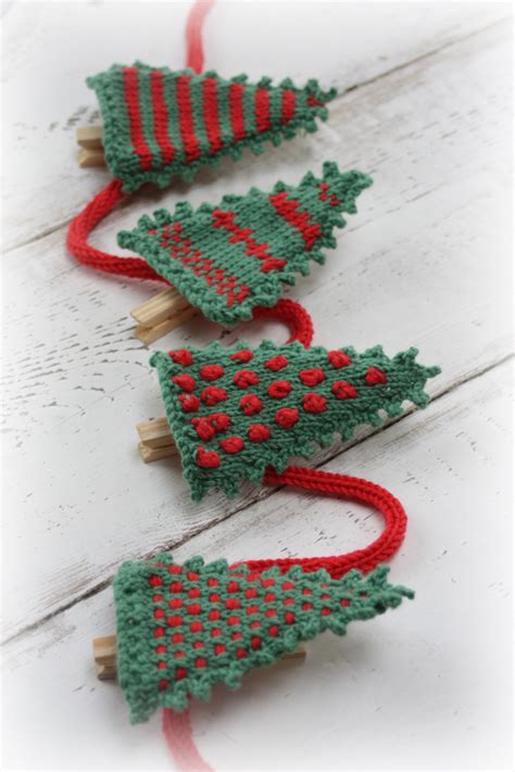 We've teamed up with our good friends at studio knit to bring you the perfect christmas balls to put on your tree or around your home these holidays. Christmas Card Display Knitting Kit
