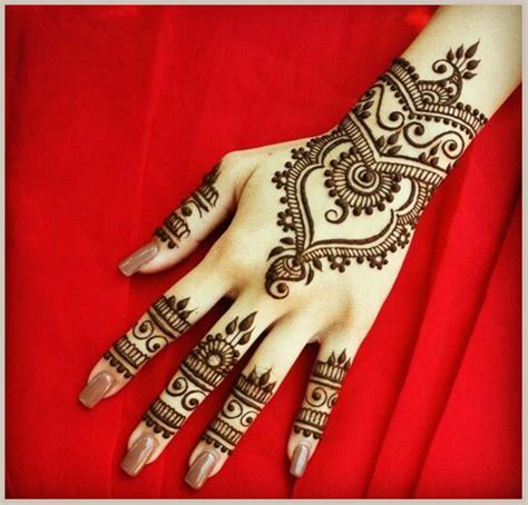 25 Beautiful And Easy Bridal Mehndi Designs 2021