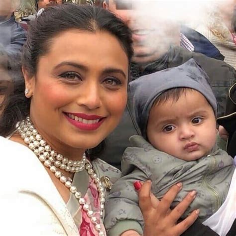 Bollywood Rani Mukherjee With Her Cute Little Daughter😍