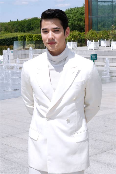 What do you do when you get a personal greeting from mario maurer? Mario Maurer at the LouisVuitton Men's Spring 2016 Fashion ...