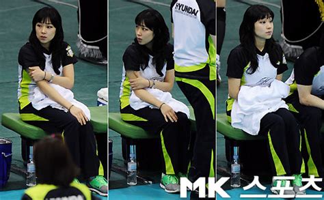 한국 여자배구 대표팀은 역대 일본과 경기에서 53승 89패로 열세지만. 미녀 통역사 이세윤, 검색어 또 등장…'자제가 필요' - MK스포츠