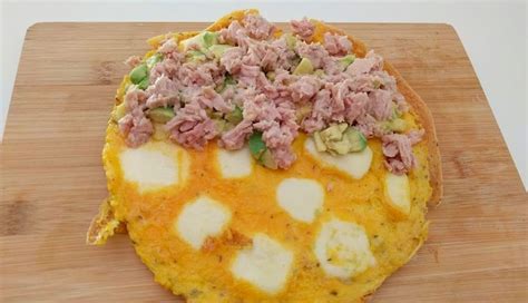 Recept: Omleta s tuno in avokadom - Okusno.je