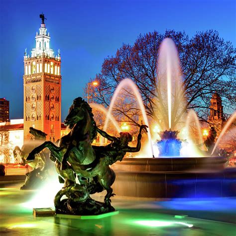 Jc Nichols Fountain Statues The Kansas City Plaza Photograph By