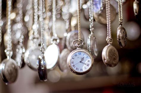 clock chains time dial watch bokeh wallpaper background | Alice in