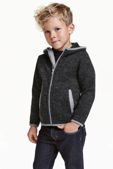 The temple fade style is a favorite for teenage guys with wavy hair. Knitted fleece jacket | Haircuts for wavy hair, Boy ...