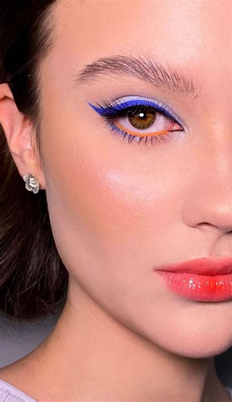 Gorgeous Makeup Trends To Be Wearing In 2021 Blue And Orange Makeup Look