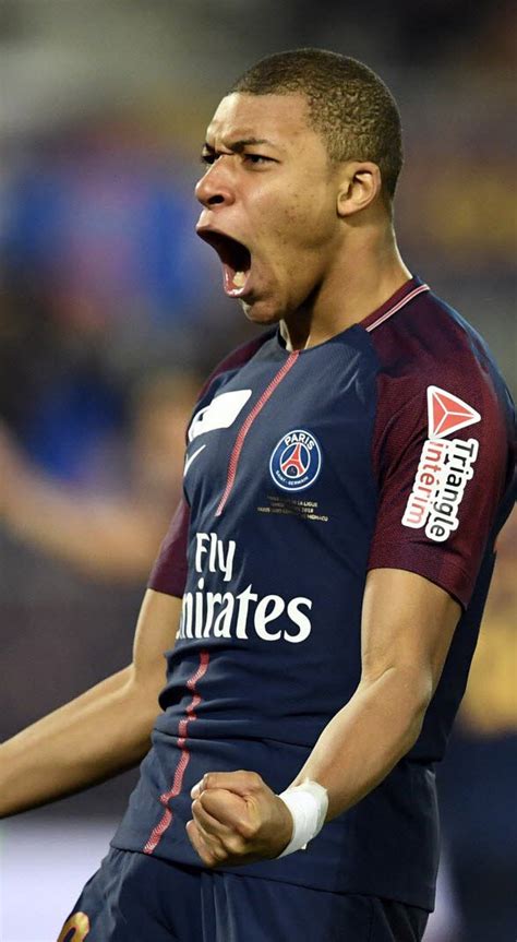 Our kylian mbappe biography tells you facts about his childhood story, early life, family, parents, brothers, girlfriend, wife to be, lifestyle, net worth and personal life. Sport | Mbappé, d'un récital à l'autre