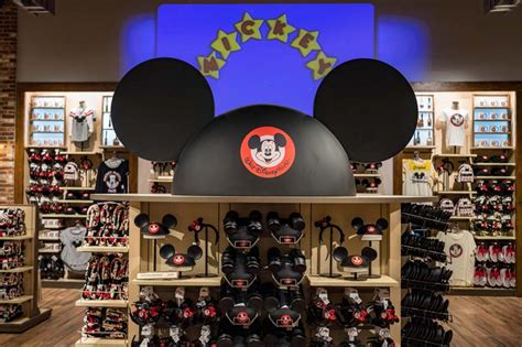 News World Of Disney Store In Disney Springs Celebrates Grand