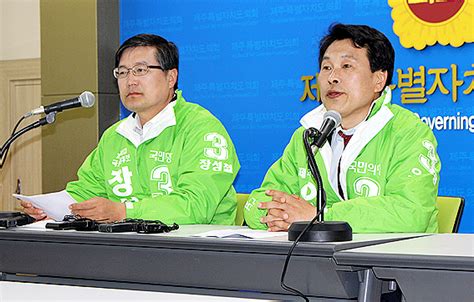 '홈런더비 출전선언' 오타니, 20·21호포 폭발···선두와 1개차 뉴시스. 장성철 후보, "야권통합 운운 강창일, 진정성 없다" 직격탄 - 헤드 ...