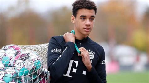 Latest on bayern munich midfielder jamal musiala including news, stats, videos, highlights and more on espn. Appels en Angleterre des moins de 21 ans pour Jamal ...