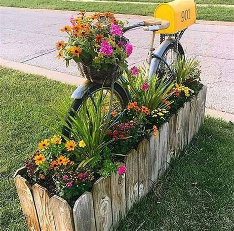 We have countless flower beds ideas front yard for people to consider. 22 Mind-Blowing Front Yard Flower Bed Ideas