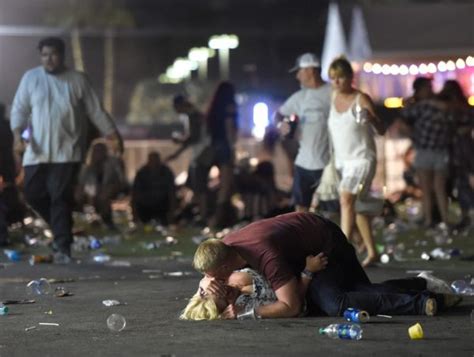 Las Vegas Mass Shooting Photos What S Different This Time