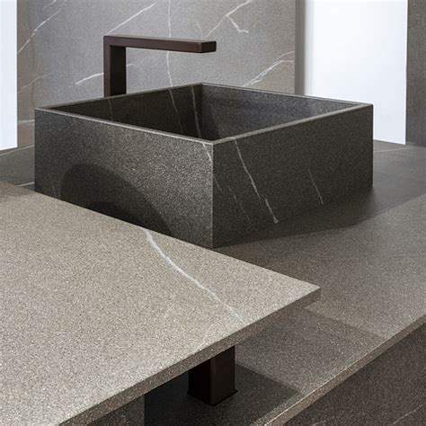 Beispielsweise oxide nero liegt voll im trend. Laminam In-Side Feinsteinzeug für fussboden innenbereiche