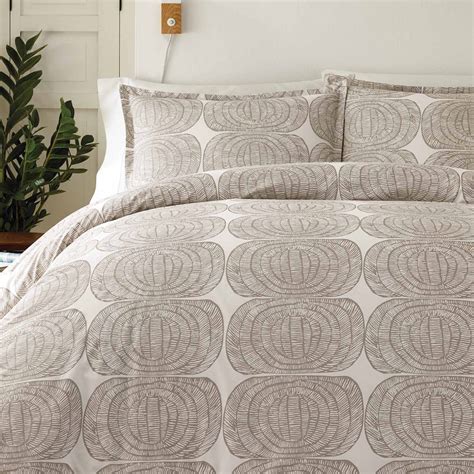 They are intricately tailored and designed to provide additional comfort and warmth when you sleep even in the coldest days. Marimekko Mehilaispesa Twin Comforter Set - Marimekko ...