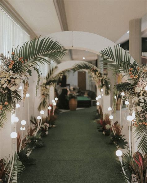 Ingat pernikahan semakin berkesan jika properti dan dekorasi yang digunakan unik dan elegan ketika. Pin di Dekorasi Pernikahan | Wedding Vendor | Wedding Planner