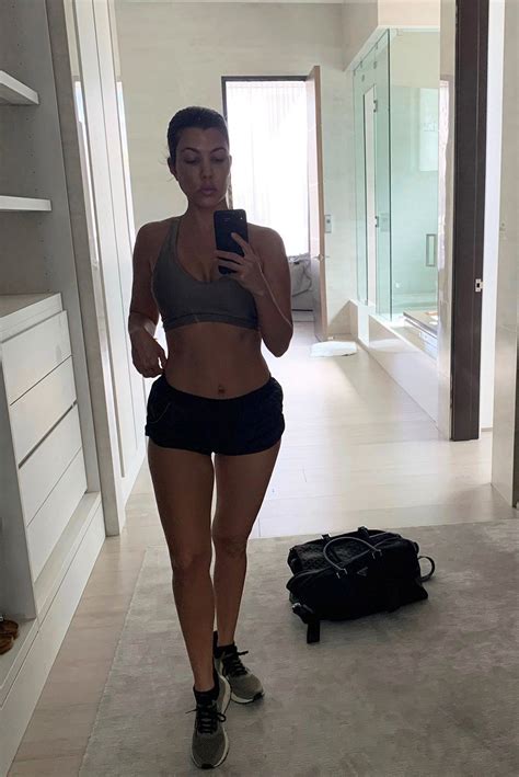 The Full Body Workout Kourt Starts Her Week With Poosh Dumbbell