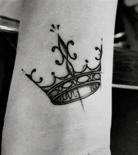 We understand the appeal of extensive and detailed designs, but not every piece has to be like this. 108 Crown Tattoo Designs for the King and Queen