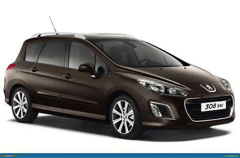 La apuesta del león en el segmento de los hatchbacks c mantuvo la plataforma inalterada, pero sumo una serie de mejoras dinámicas y de equipamiento. AUSmotive.com » 2012 Peugeot 308 revealed ahead of mid ...