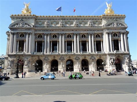 Plan La Façade De Lopéra Garnier De Paris Sur La Carte De Paris