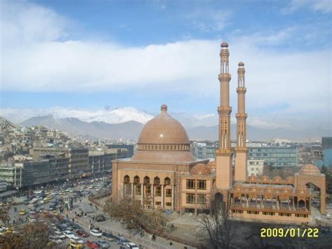 موږ د هېر شوي غږ په تمه یو، چې خپل ذهني چاپېریال ته بدلون ورکړو. زما هيواد: ګران هېواد افغانستان .... دا زمونږ زیبا وطن ...