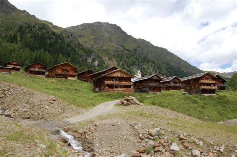 Choose from more than 112 properties. Liste der denkmalgeschützten Objekte in Innervillgraten