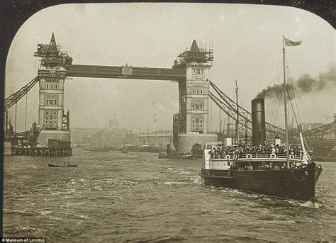 The Story Of Londons Bridges Fascinating Photographs Reveal How The