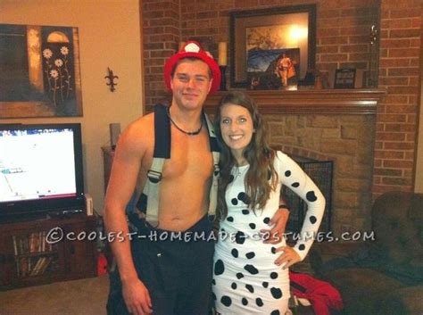 23 Couple Halloween Costumes That Are In A League Of Their Own