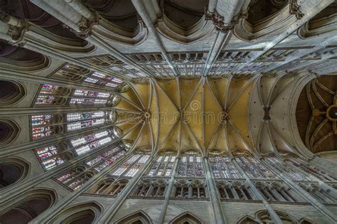 Finden beauvais villen mit hilfe der suchfunktion oder verwenden sie die region links können sie durch gezielte beauvais urlaub region. Beauvais-Kathedrale, Frankreich Stockbild - Bild von chor ...